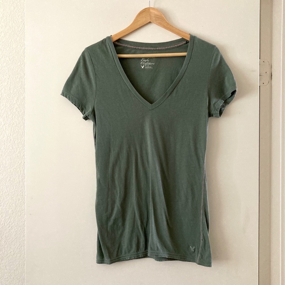 American Eagle Green V-Neck Shirt - Size Large